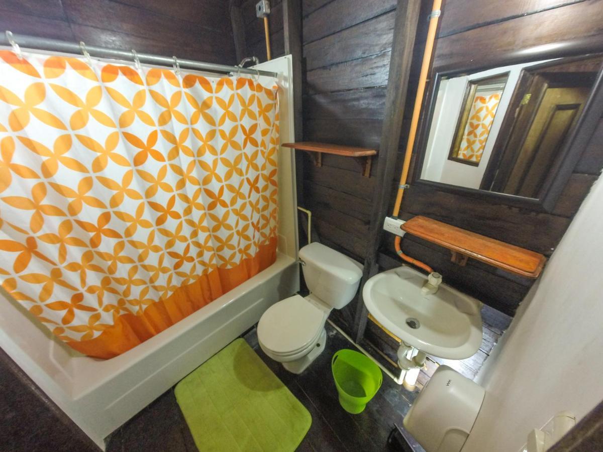 Chalet Castillo El Estor Екстериор снимка