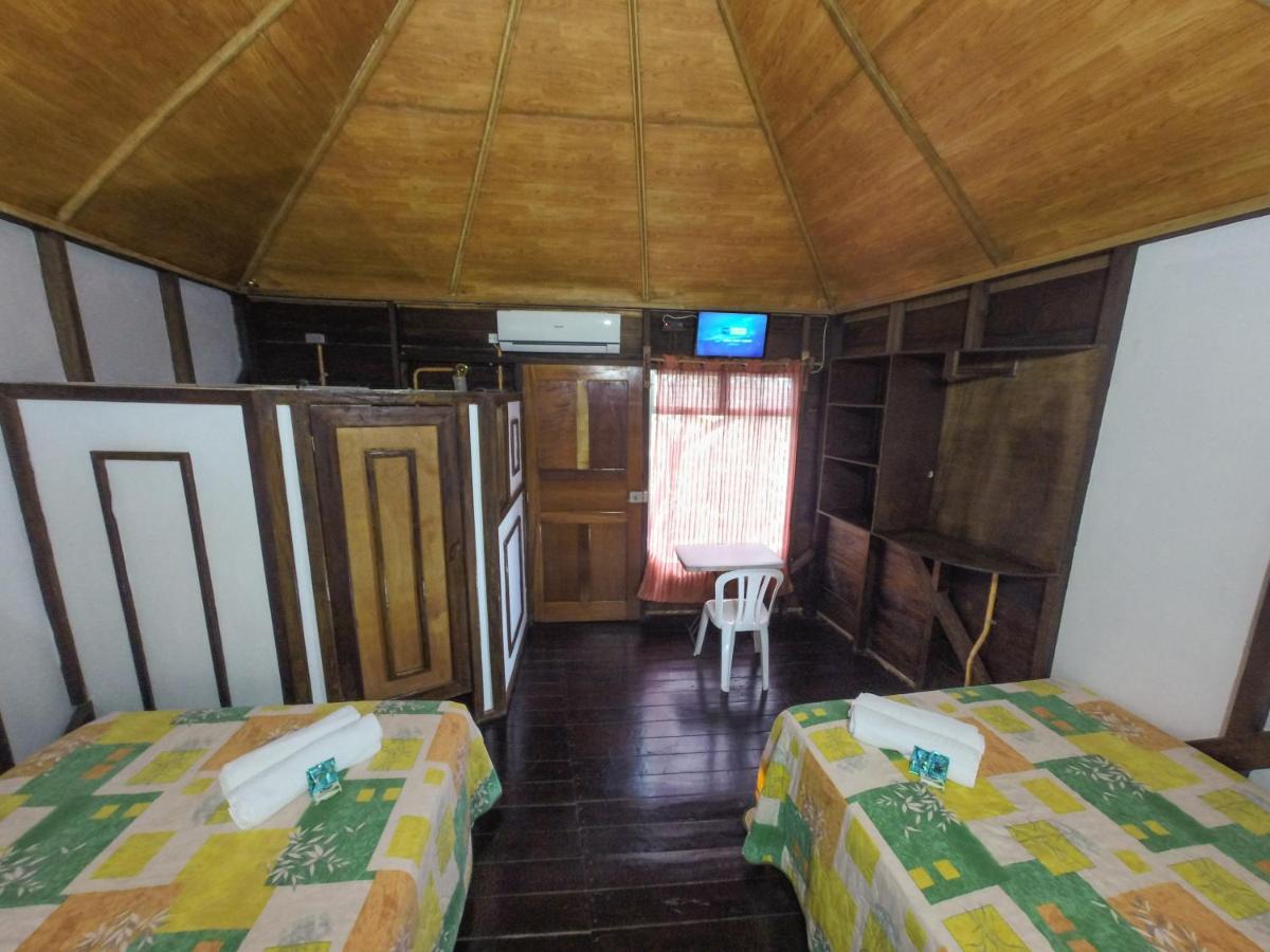 Chalet Castillo El Estor Екстериор снимка