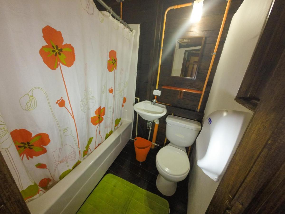 Chalet Castillo El Estor Екстериор снимка