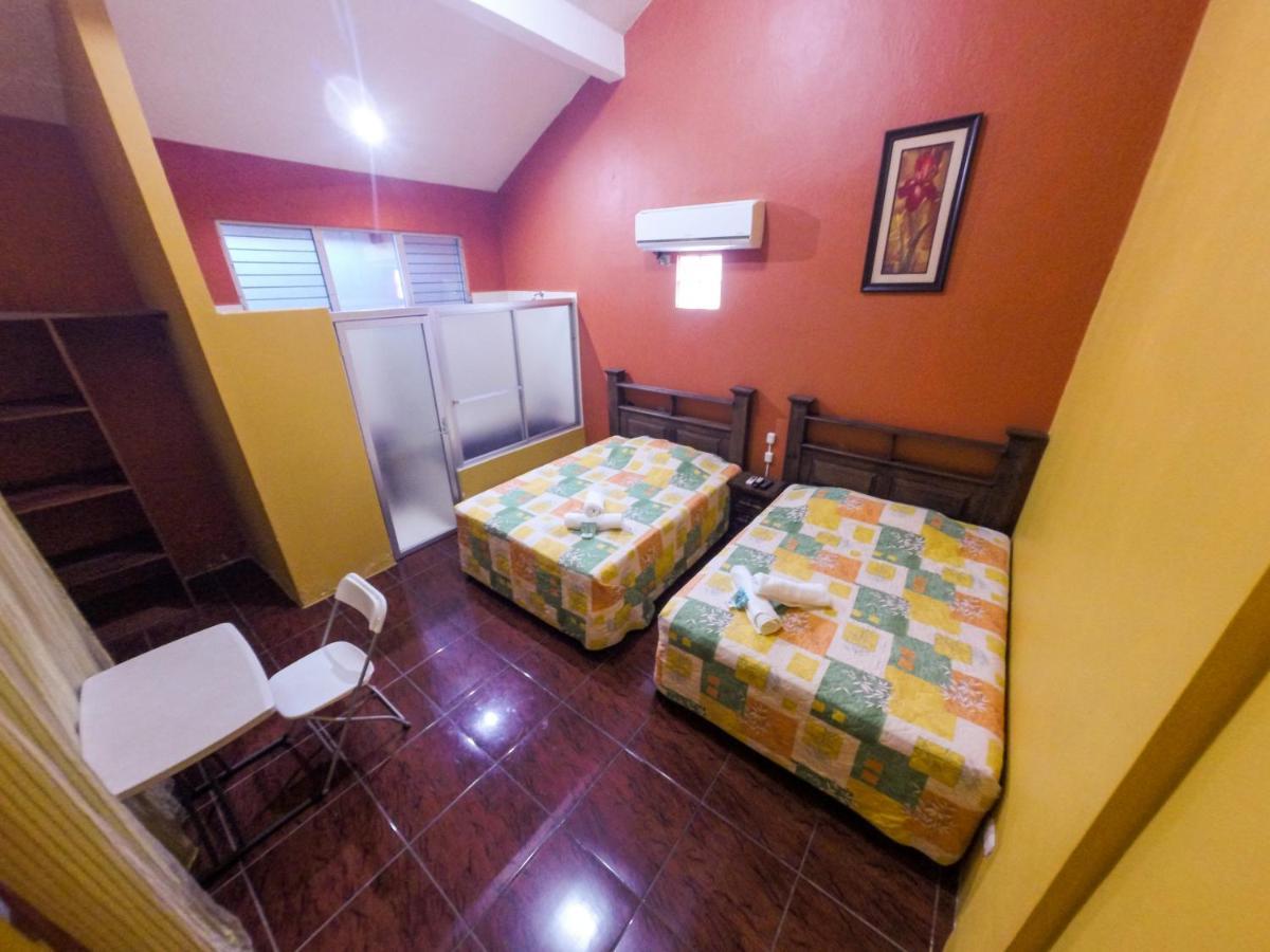 Chalet Castillo El Estor Екстериор снимка