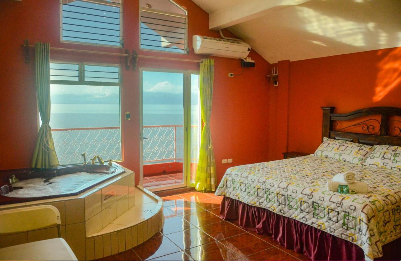 Chalet Castillo El Estor Екстериор снимка
